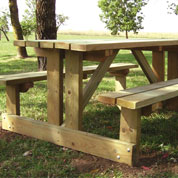 table de pique nique en bois beausoleil